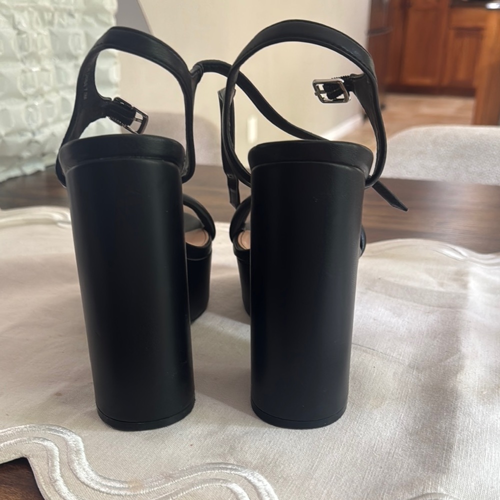 Steve Madden Black Chunky Platform Sandals - Picture 3 of 3